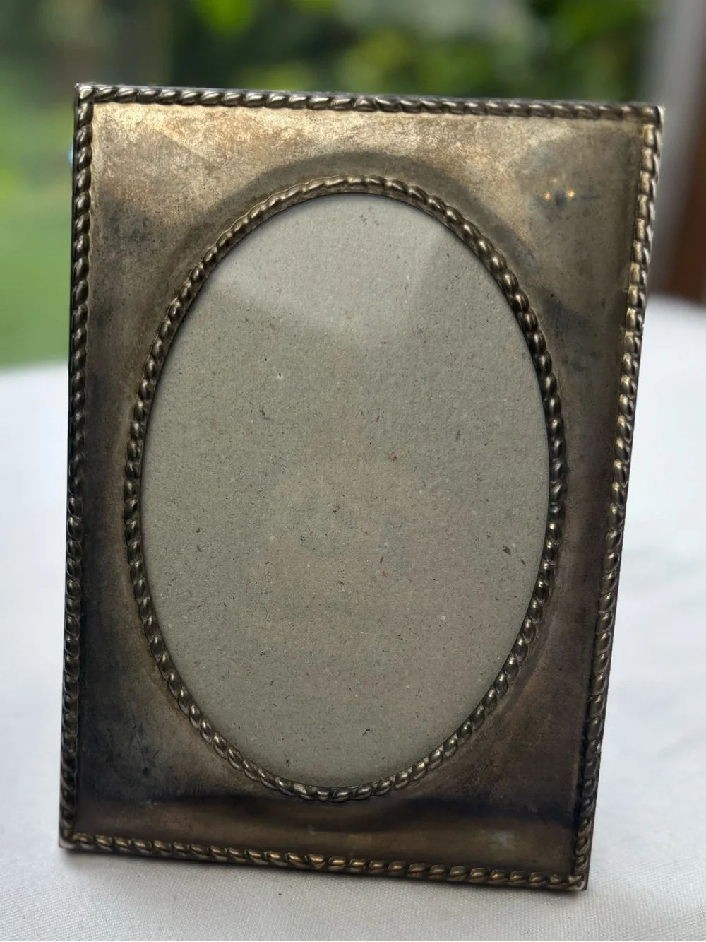 Vintage Classic Silver Plated Photo Frame 5” x 7” Oval Opening Braided Rope Edge